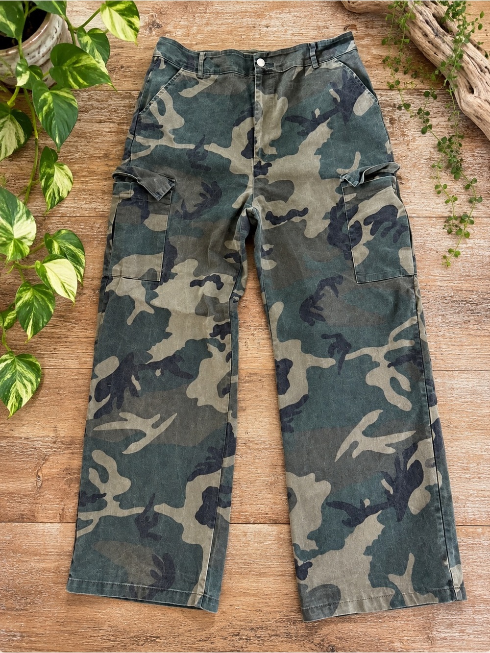 High Rise Camo Cargo Pants Straight Leg Utility Pockets Relaxed Fit XL